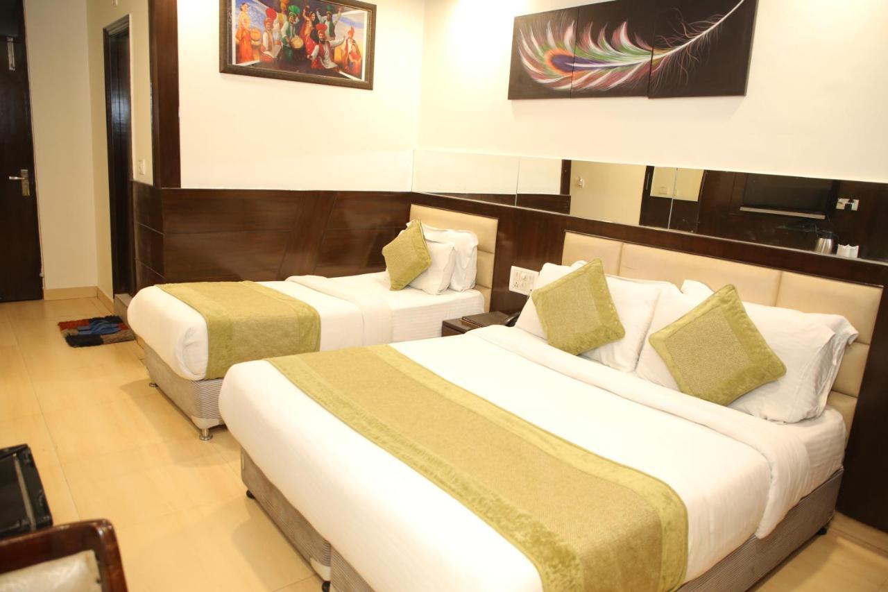 Hotel Shelton Νέο Δελχί Εξωτερικό φωτογραφία