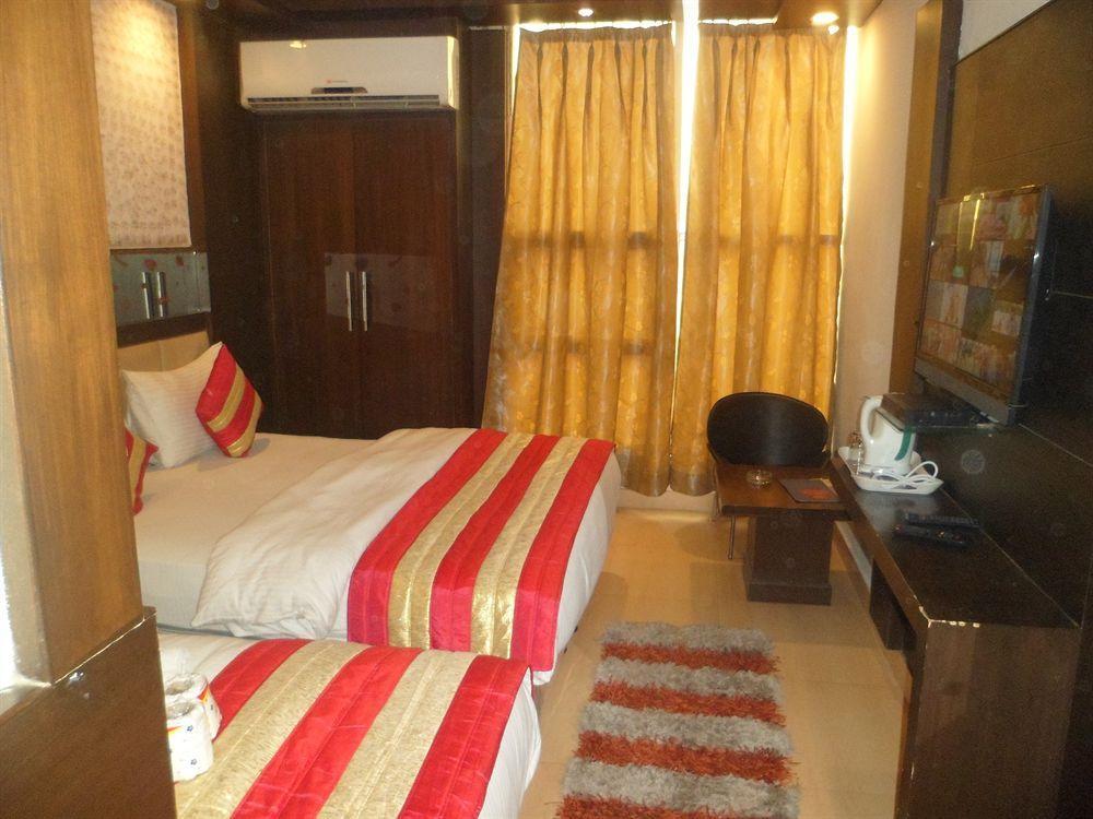 Hotel Shelton Νέο Δελχί Εξωτερικό φωτογραφία