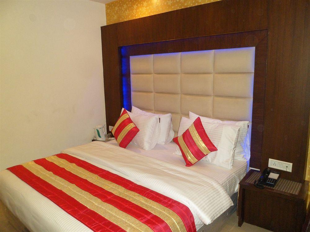 Hotel Shelton Νέο Δελχί Εξωτερικό φωτογραφία