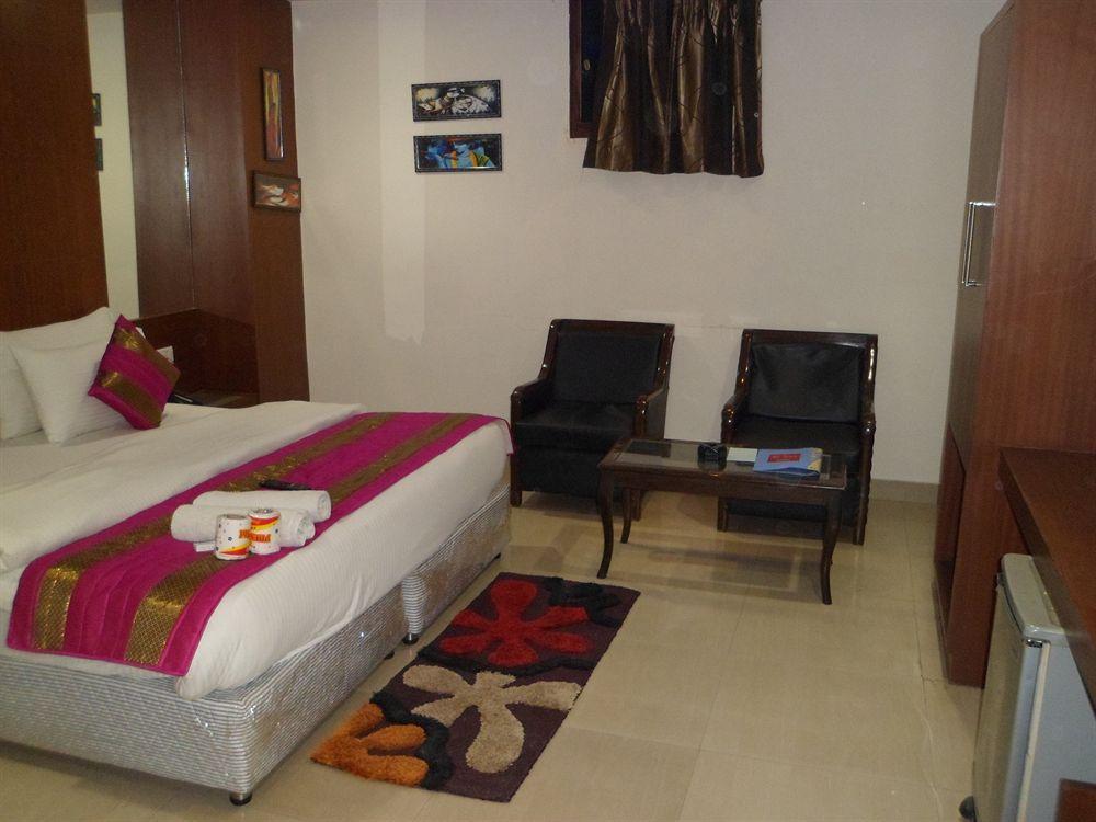 Hotel Shelton Νέο Δελχί Εξωτερικό φωτογραφία