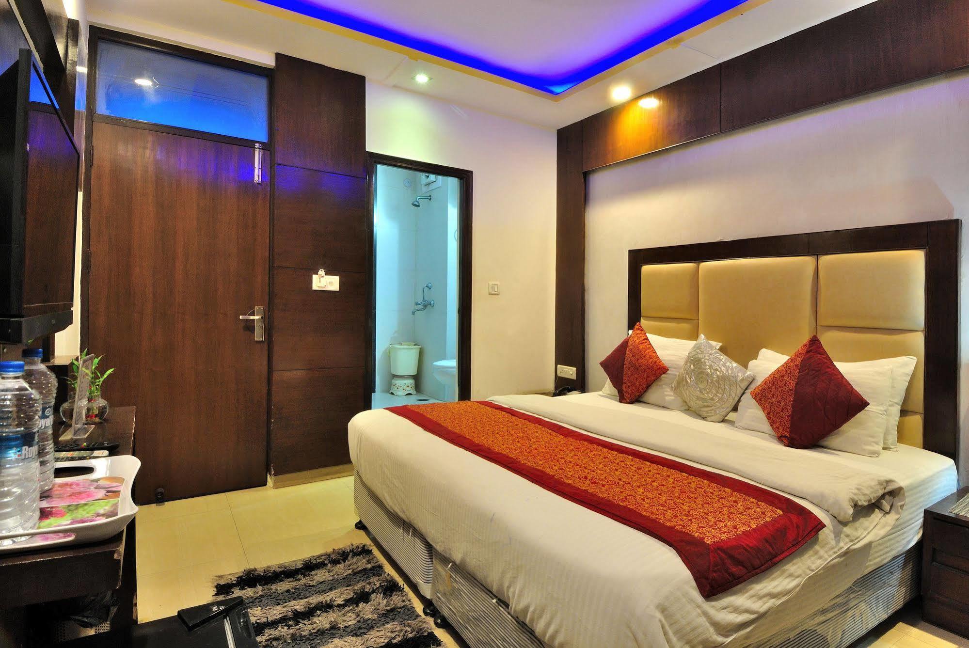 Hotel Shelton Νέο Δελχί Εξωτερικό φωτογραφία