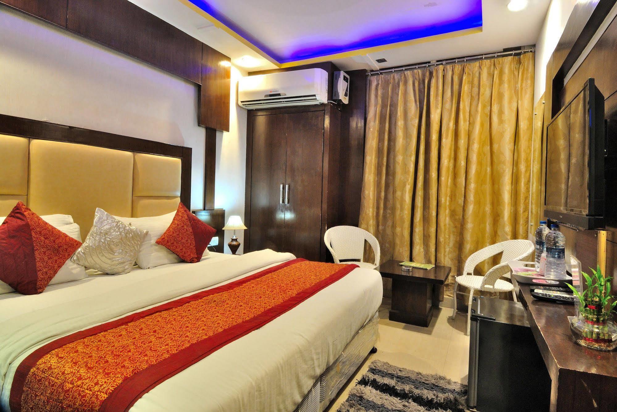 Hotel Shelton Νέο Δελχί Εξωτερικό φωτογραφία