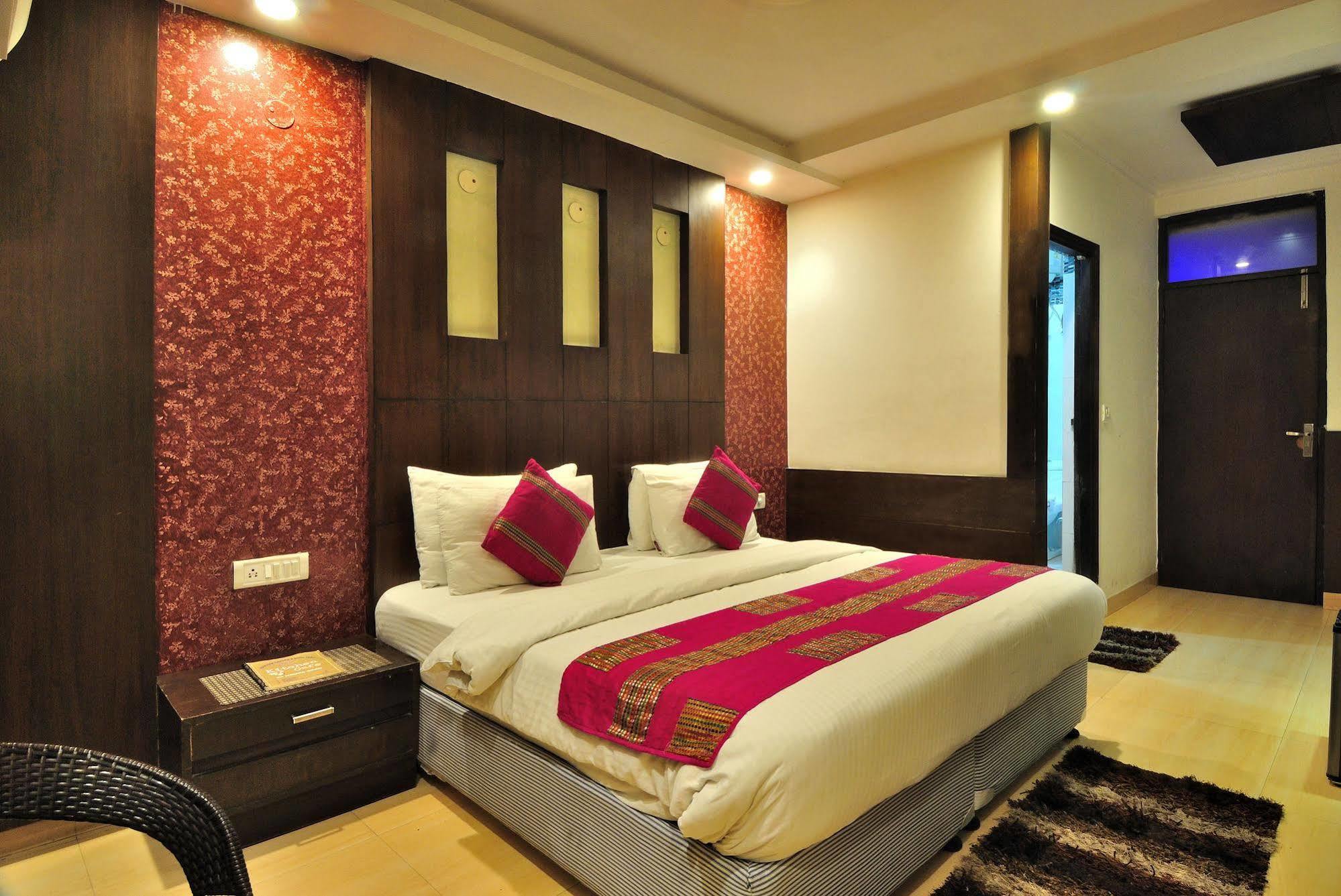 Hotel Shelton Νέο Δελχί Εξωτερικό φωτογραφία