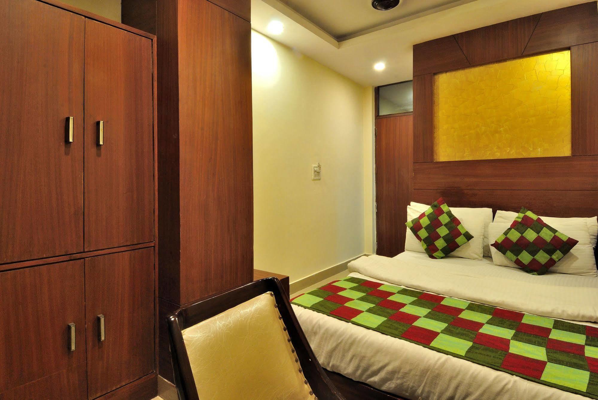 Hotel Shelton Νέο Δελχί Εξωτερικό φωτογραφία