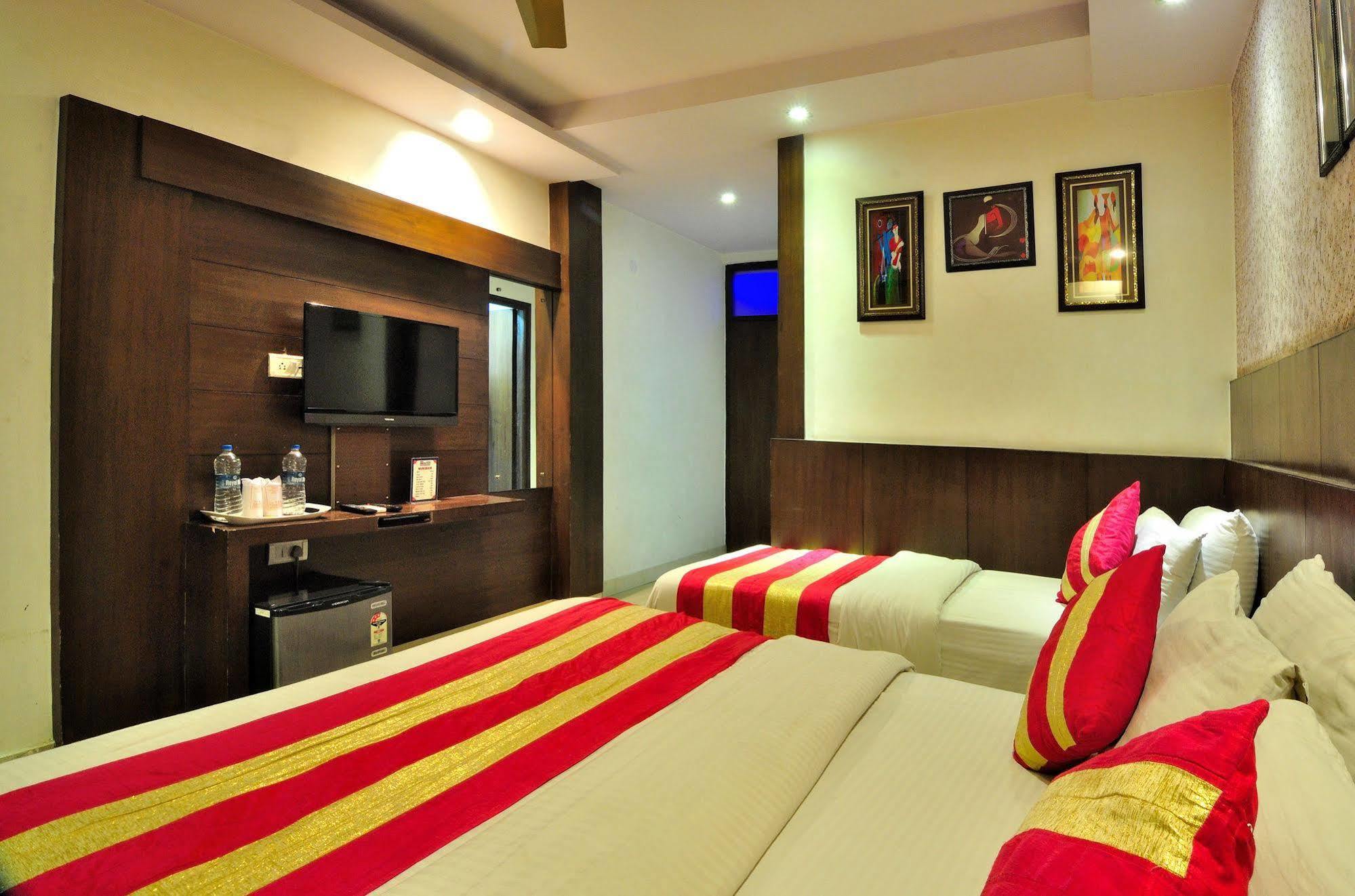 Hotel Shelton Νέο Δελχί Εξωτερικό φωτογραφία