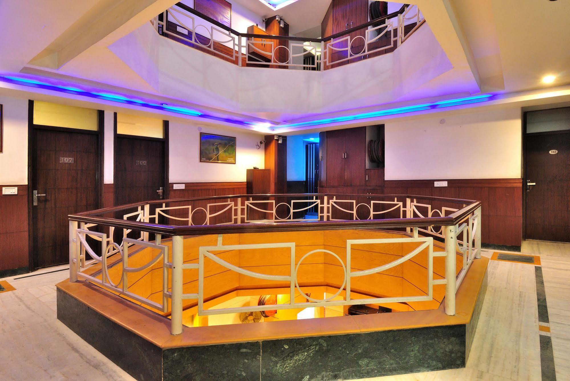 Hotel Shelton Νέο Δελχί Εξωτερικό φωτογραφία