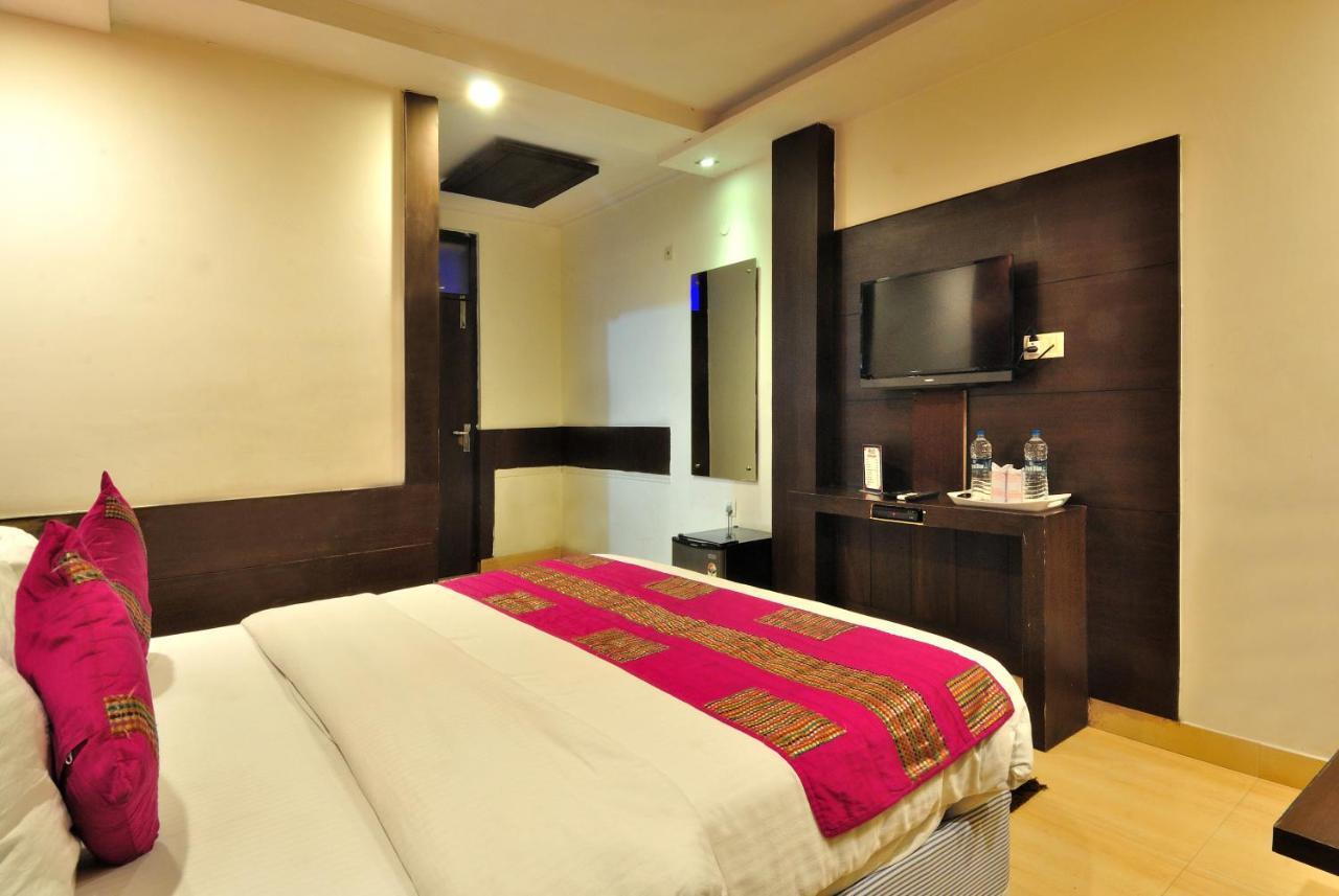 Hotel Shelton Νέο Δελχί Εξωτερικό φωτογραφία
